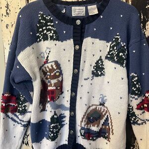 Northern Treasures winter snow theme knit vintage cardigan. House button accents